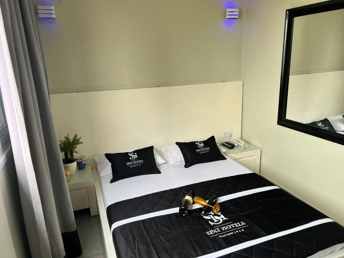 Motel Hofim Bat Yam Bagian luar foto