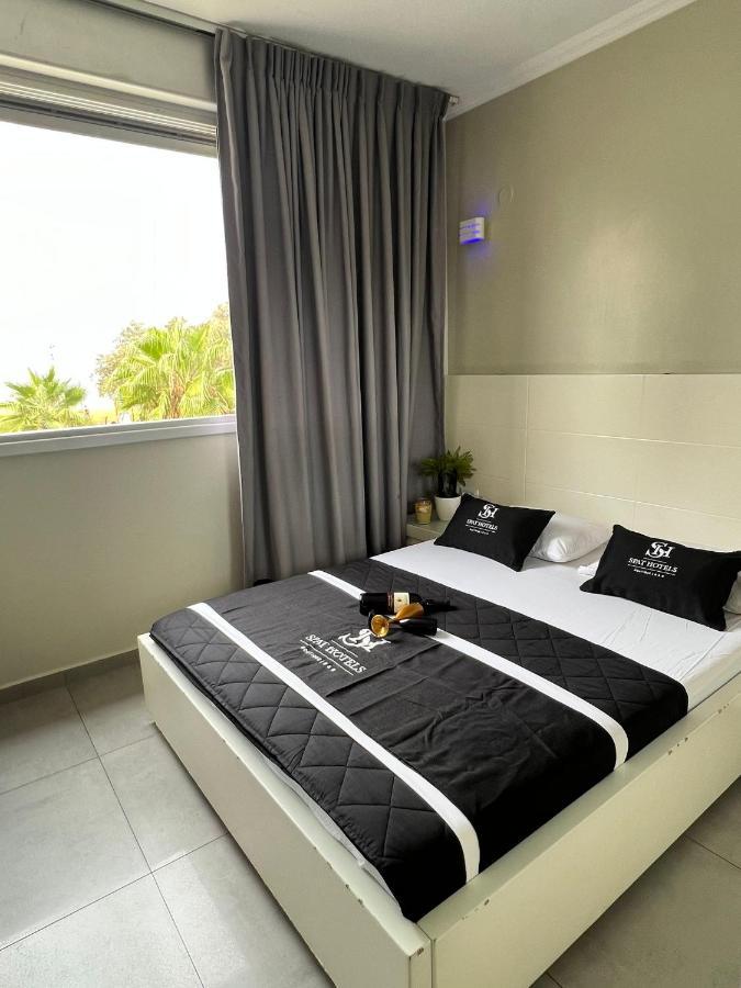 Motel Hofim Bat Yam Bagian luar foto