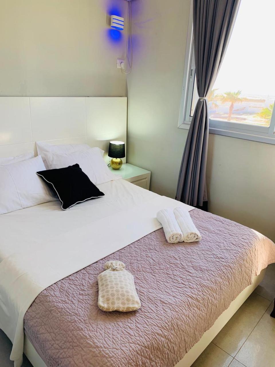 Motel Hofim Bat Yam Bagian luar foto